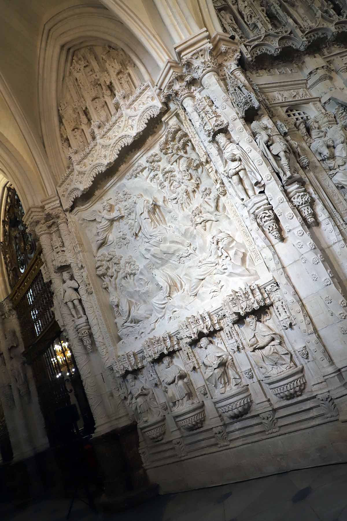 Los relieves de Felipe Vigarny lucen renovados en la Catedral de Burgos