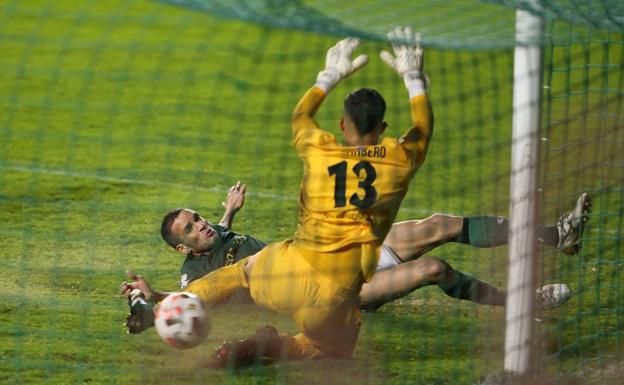 Nueva derrota de un perdido Salamanca UDS bajo el diluvio (1-2)