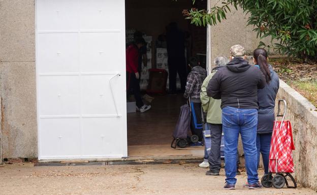 Faltan alimentos y manos para ayudar a la «avalancha» de «salmantinos con hambre»