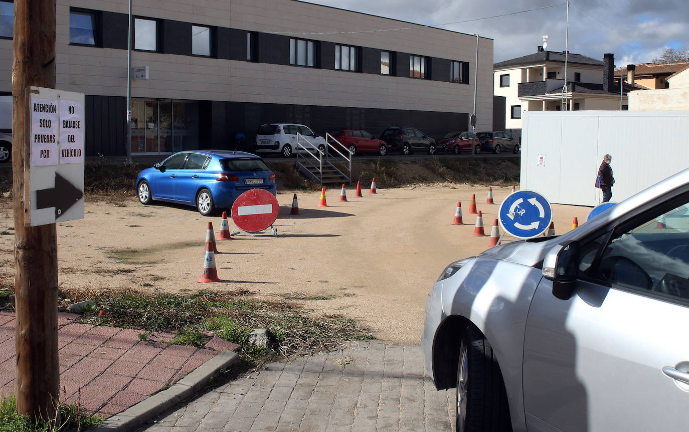 Hasta 120 kilómetros de ida y vuelta para someterse a una PCR en Segovia