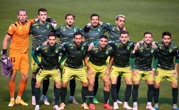 Una de 'cal' y tres de 'arena' para un CD Guijuelo que solo estuvo a su nivel en el derbi