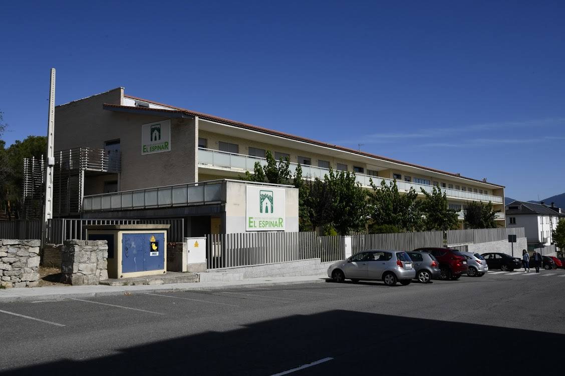 El virus irrumpe en residencias de Cuéllar y El Espinar, que suman casi 30 afectados