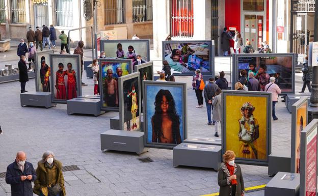 La fotógrafa Cristina García Rodero lleva la vida cotidiana de la India a Salamanca a través de la exposición 'Tierra de sueños'
