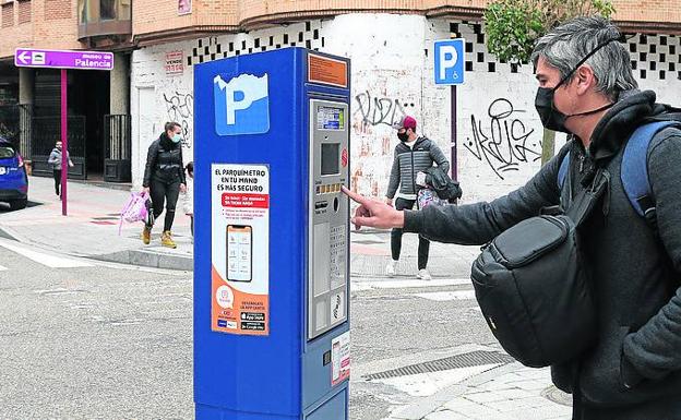 Tráfico autoriza la renovación de las tarjetas de la ORA por correo
