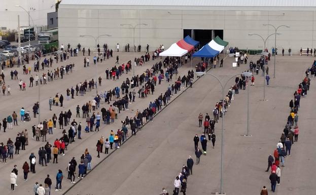 Gran respuesta de los arandinos al cribado masivo con test de antígenos