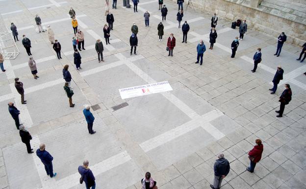 Palencia recuerda a los pobres con el 'Círculo del Silencio'