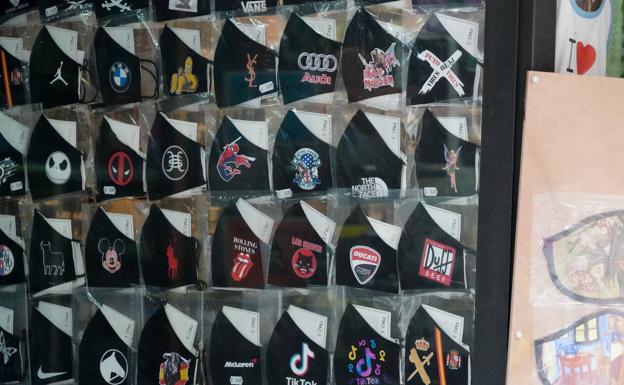 Usanza y diplomacia de la mascarilla