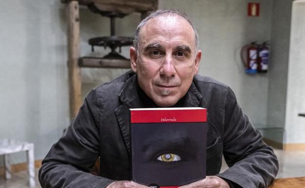 Vicente Álvarez: «Hay que documentarse bien para mentir con conocimiento de causa»