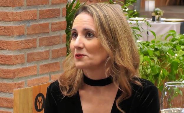 Carmen, concursante de First Dates: ««Yo la verdad es que quería una cita con Santiago Abascal, pero está casado y no puede ser»»