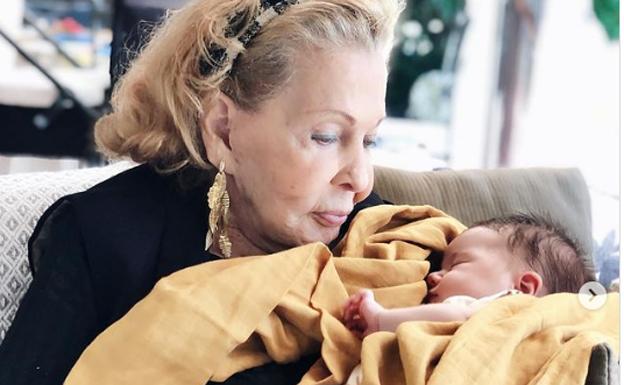 La tristeza se apodera de Elena Tablada, tras la muerte de su abuela
