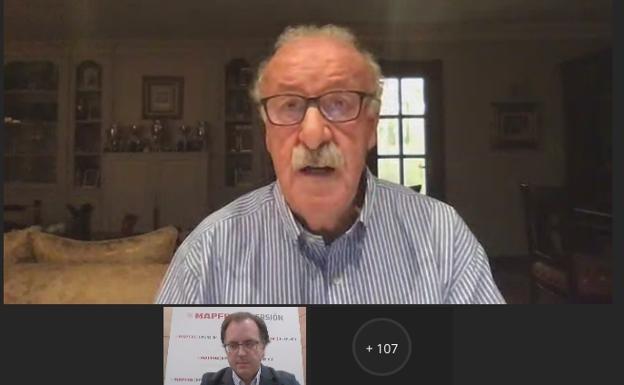 Vicente del Bosque destaca en la UPSA la importancia del deporte como elemento integrador