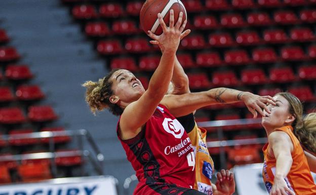 Laura Nicholls: «Le he dicho a mis compañeras que es una pena jugar en Würzburg vacío ante el CB Avenida»