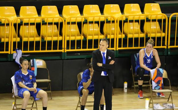 El CB Avenida defiende el liderato en silencio