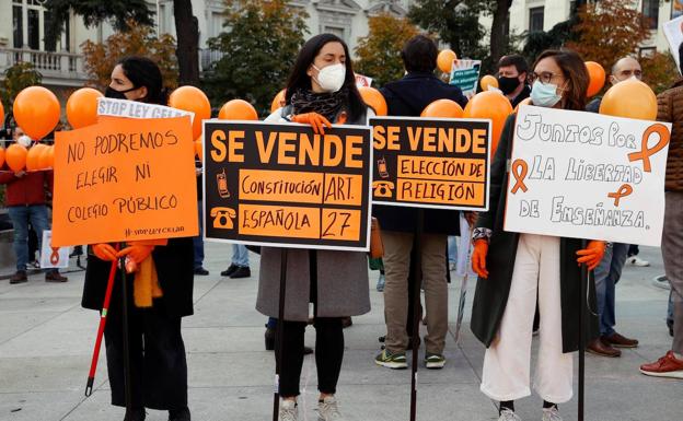 Editorial: Arma arrojadiza