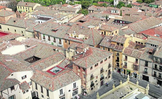 La covid anima el interés por chalés en el alfoz y por rentabilizar inversiones en el casco histórico de Segovia