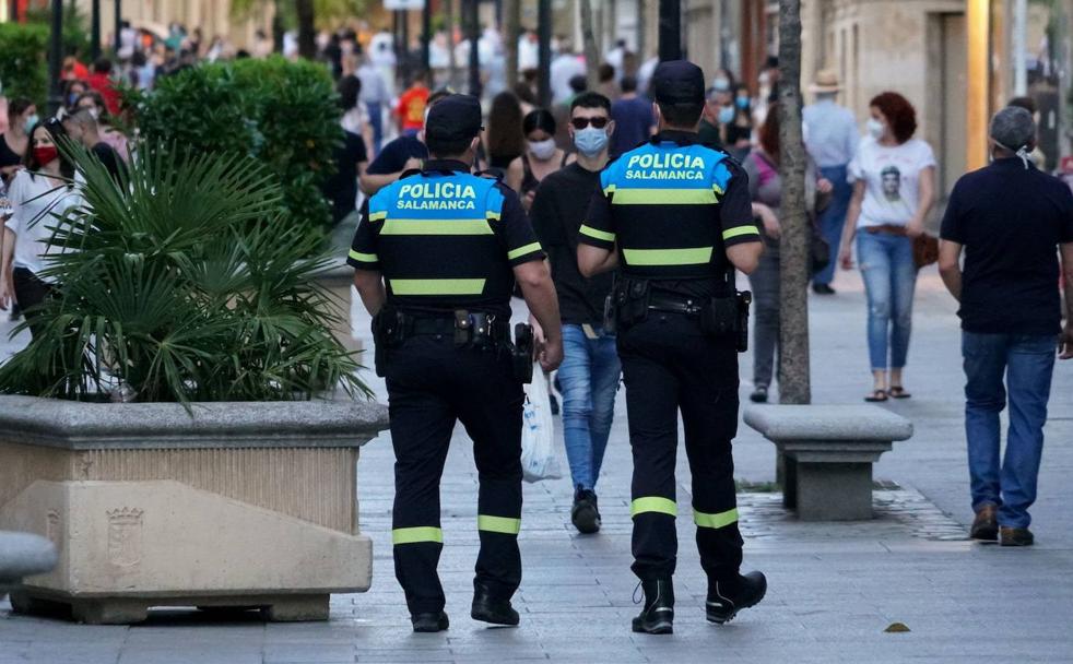 200 euros por tirar al suelo una mascarilla