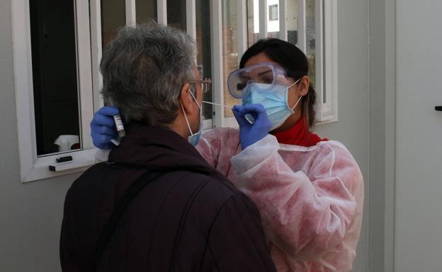 La incidencia acumulada en Segovia baja de la barrera de los 400 casos por cada 100.000 habitantes