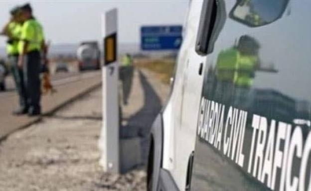 La Guardia Civil auxilia a un conductor británico de 76 años perdido en una gasolinera de Robliza de Cojos