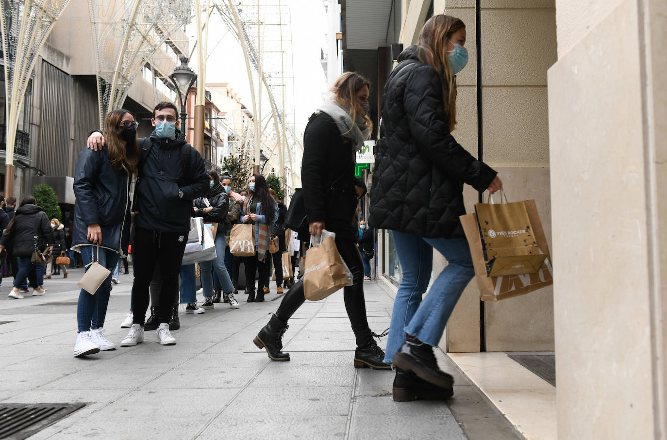 Colas en Valladolid para ir de tiendas