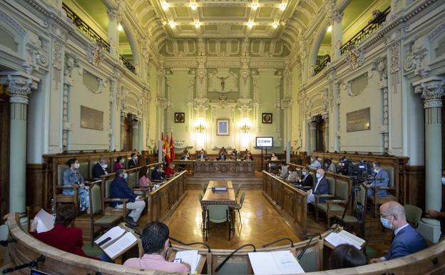 Vox reaviva el debate al pedir la rebaja del sueldo de Óscar Puente y de los concejales del Ayuntamiento de Valladolid
