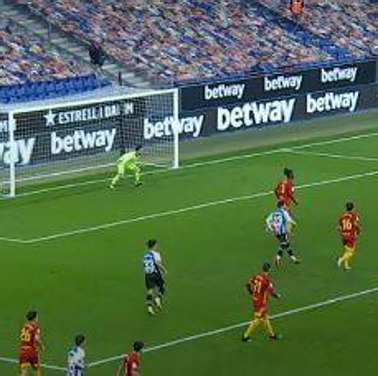 Vídeo: El Espanyol doblega al Zaragoza para liderar la tabla