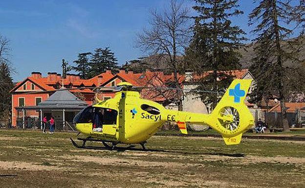 Evacuado en helicóptero el conductor de un tractor que ha volcado en Cantalejo