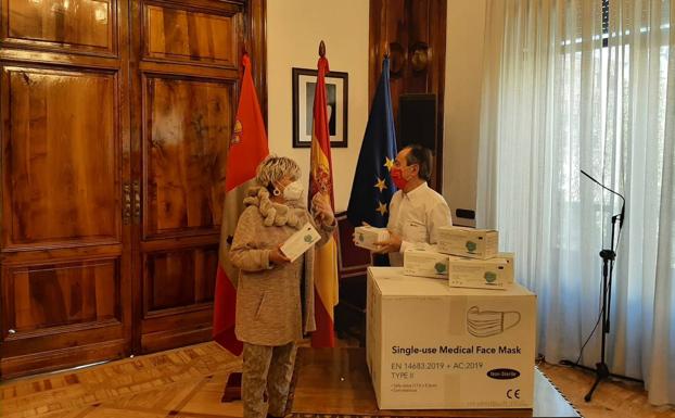 El Gobierno envía 88.000 mascarillas a Salamanca para su distribución entre los colectivos más vulnerables