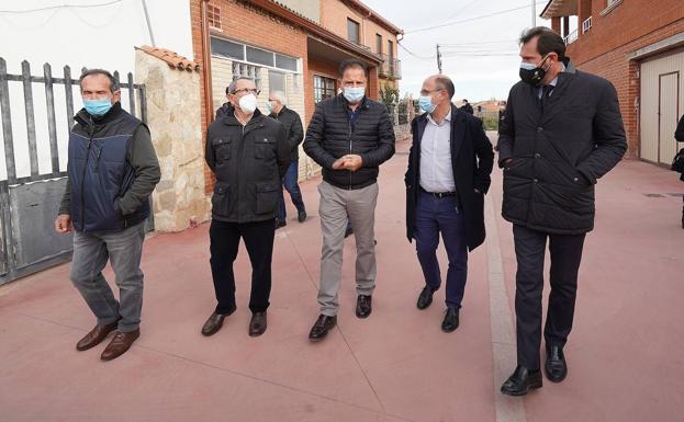 La calle Majuelos de Puente Duero se urbaniza por primera vez