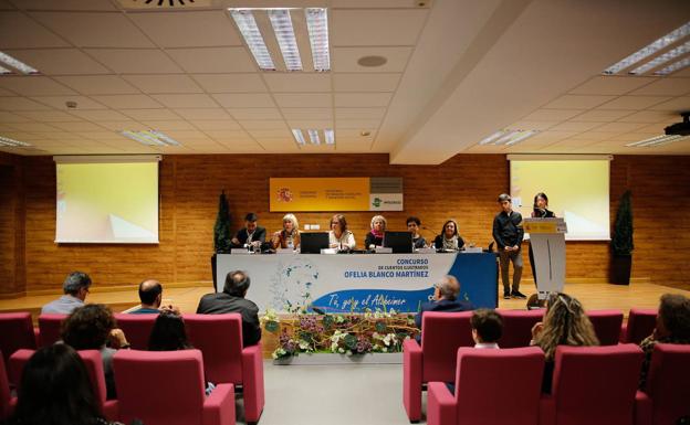 La calidad del relato y expresividad del dibujo marcan a los ganadores de los V Concurso 'Tú, yo y el Alzheimer'