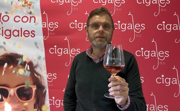 La DO Cigales elabora sus vinos para regalar un brindis estas navidades