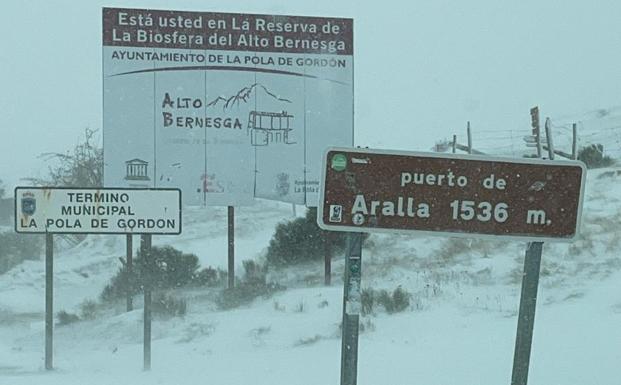 Así están las cumbres leonesas en la primera nevada copiosa de la temporada