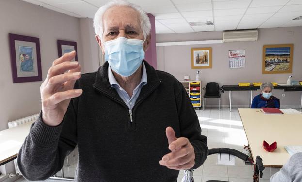 Miguel Fernández: «Esto es una guerra sin armas ni ruidos, pero con tantos muertos»
