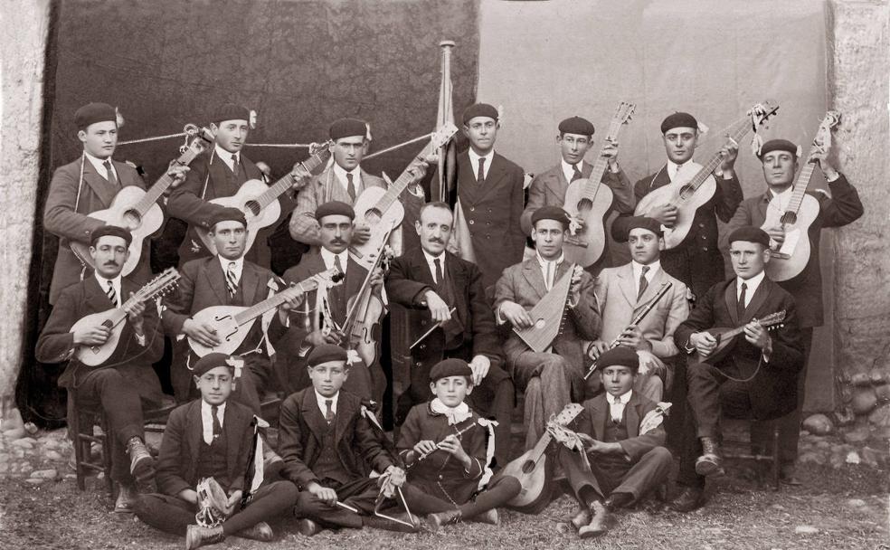 Recuerdo centenario a un maestro de pueblo