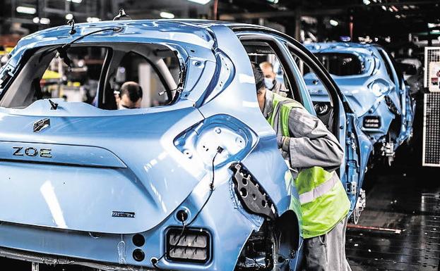 Renault destaca la buena acogida de su gama eléctrica en España en 2020, con 2.802 unidades