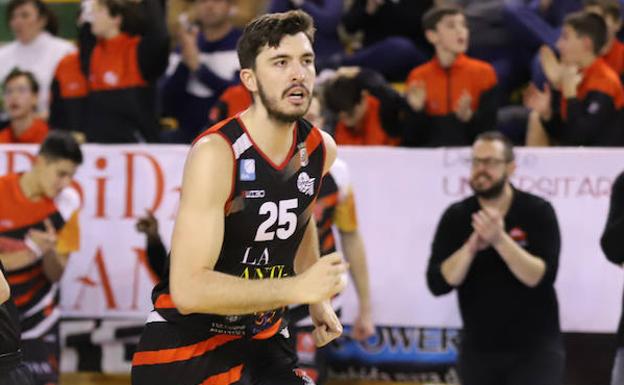 El Aquimisa Carbajosa se refuerza con el pívot serbo-canadiense Miroslav Jaksic