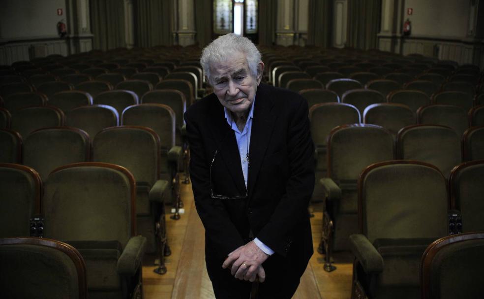 ¿Quién está con Delibes en su mejor retrato?