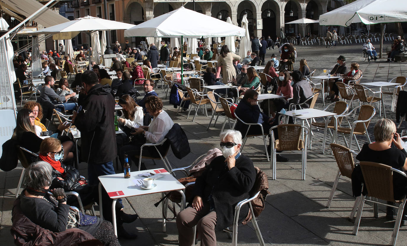 El buen tiempo anima las calles de Segovia este domingo