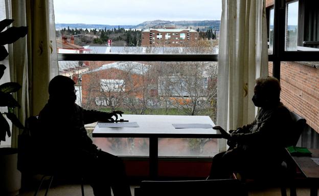 Nuestros viejos y los buitres