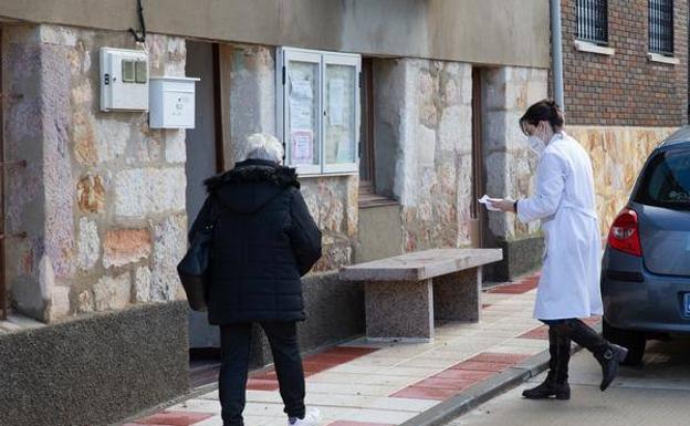 Sanidad todavía tiene vacunas contra la gripe para los mayores de 65 años