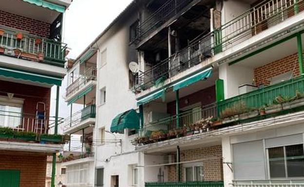 Cuatro personas ingresadas por el incendio en una vivienda en El Tiemblo, sin víctimas mortales