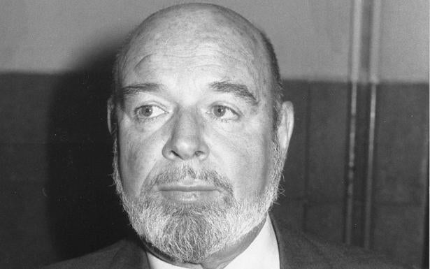 Retrato gris de político