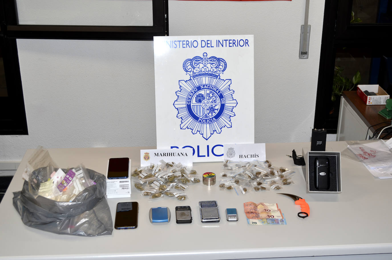 La Policía Nacional desarticula un punto de venta de droga próximo a varios centros escolares de Segovia
