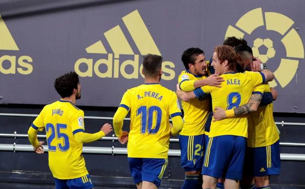 El Cádiz suspende el entrenamiento previo al partido ante el Valladolid por varios positivos