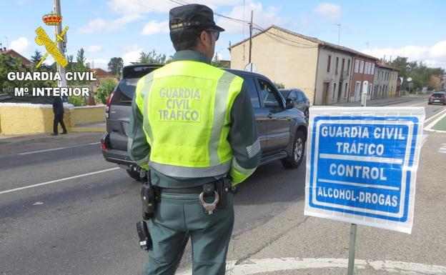 Investigan al conductor de un camión de 20 toneladas por conducir borracho y sin carné en León