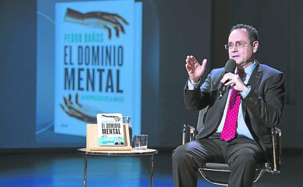 Pedro Baños: «Hemos sido convertidos en yonkis digitales por la hiperconectividad»