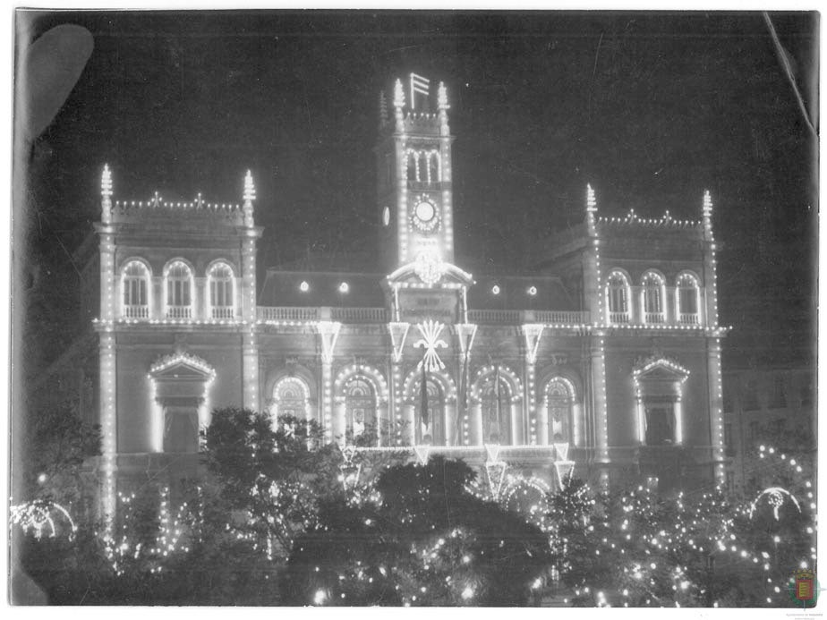 Estampas del Valladolid antiguo (LXII): así ha cambiado la iluminación navideña en la Plaza Mayor