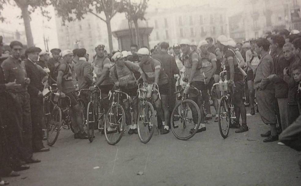 1935 Valladolid Estrena La Vuelta Ciclista A Espana El Norte De Castilla