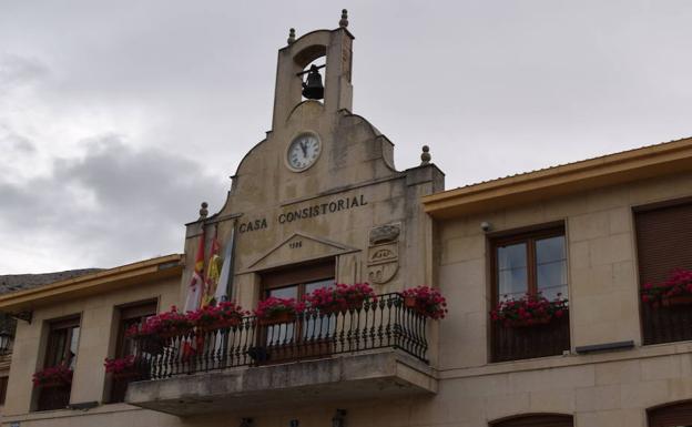 Una concejala de Velilla confirma su positivo un día después de celebrar un Pleno