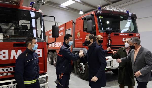 El presidente de la Diputación visita las instalaciones del nuevo Parque de Bomberos situadas en Arroyo de la Encomienda