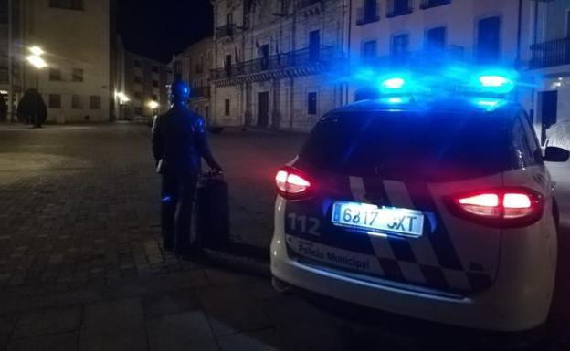 Desmantelan una fiesta ilegal con 30 personas en Ponferrada durante esta Nochevieja